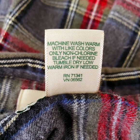 L.L. Bean Scotch Plaid Flannel Shirt Size Medium Traditional Fit Grey Stewart - Picture 10 of 10